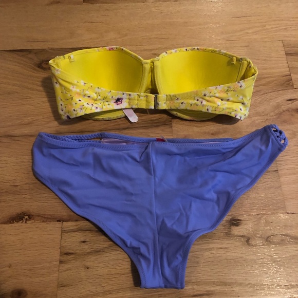 Victoria’s Secret Purple Cheeky Bikini Bottoms - Picture 2 of 3